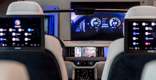 Digital-Cockpit---backseat